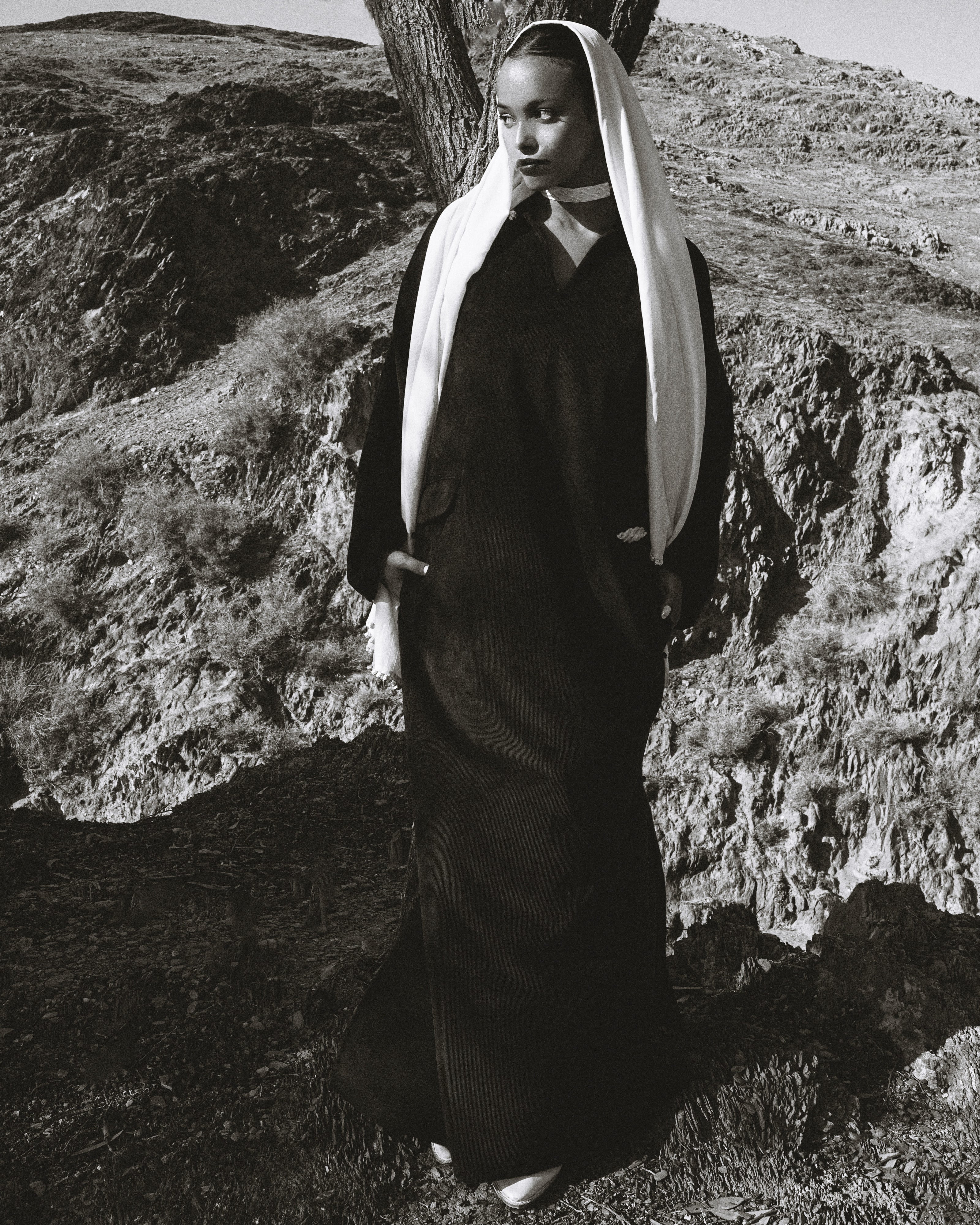 LA ROBE  DROITE